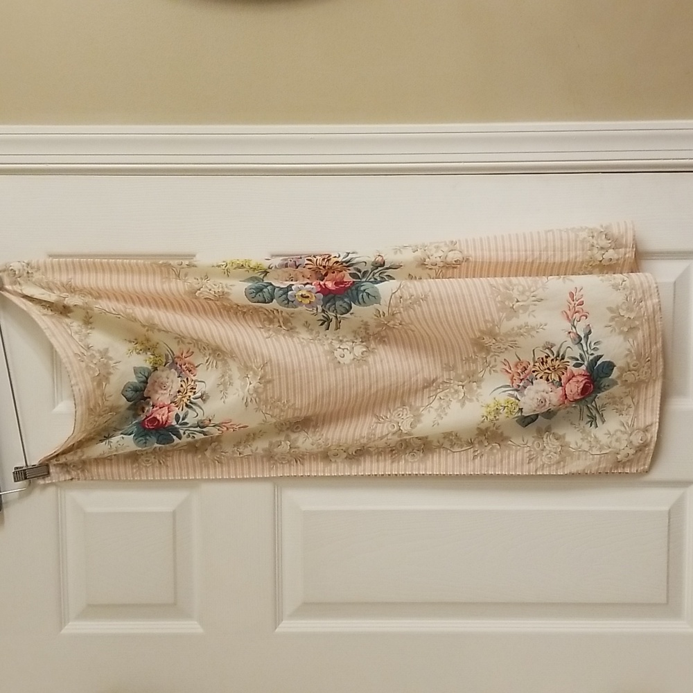 Beautiful silk blend CLUB 7 ECHO Scarf